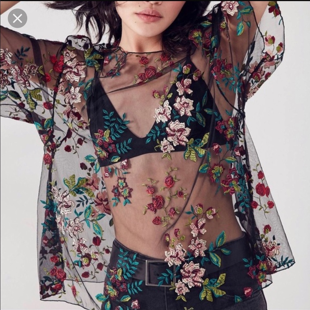 KIMCHI BLUE ALANA FLORAL EMBROIDERED SHEER TEE